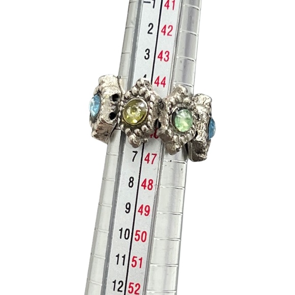 VINTAGE STRETCH RING W BLUE, GREEN & YELLOW CRYSTALS SET IN DARKENED SILVER - Picture 4 of 16